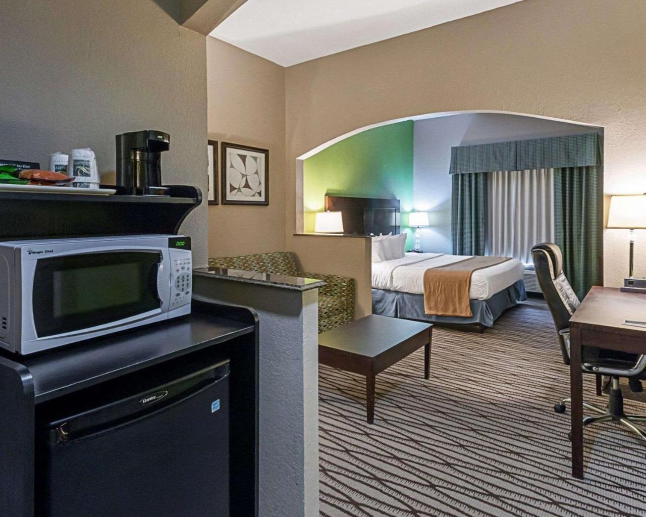 Quality Suites Sulphur Exteriér fotografie